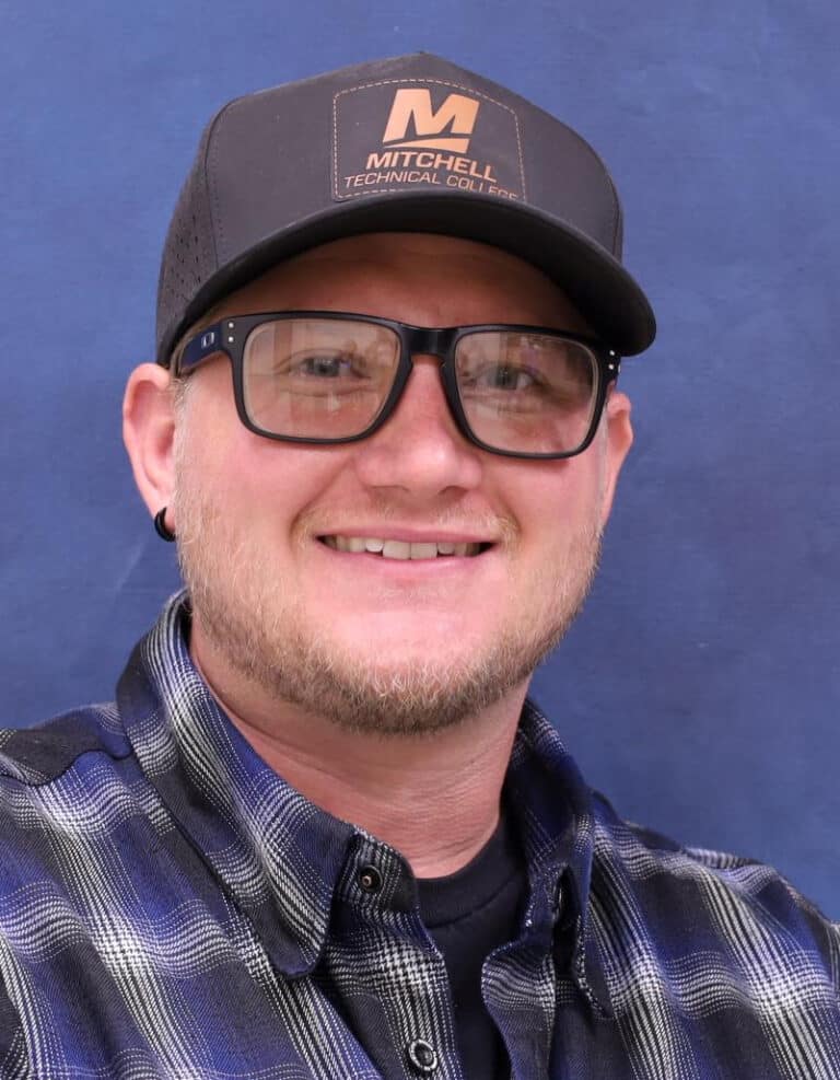 Photo of instructor Ryan Anderson